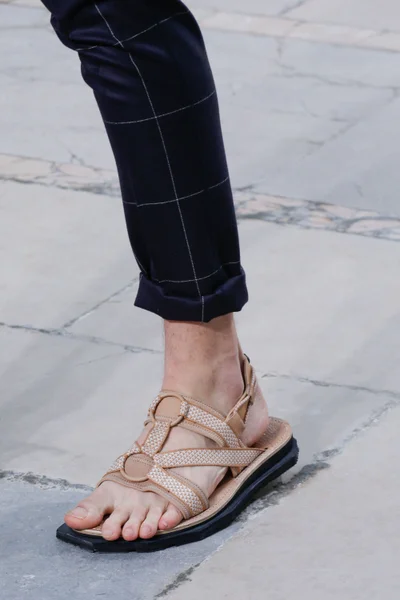 Look 49